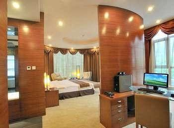 Luanchuan Re-Channel Ferry Lake Hotel Gucheng (Henan) Bagian luar foto